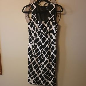 White house blk market Aline belt dress size 2